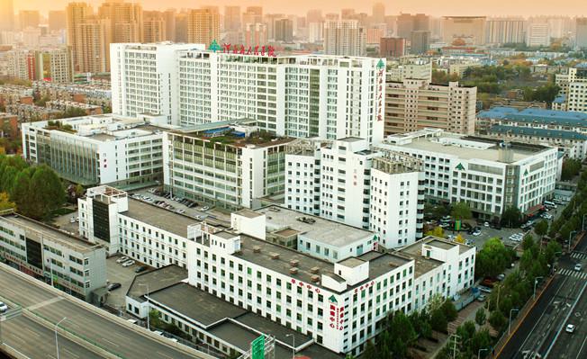 于岩医生擅长什么项目？眼部整形效果佳、技术精湛