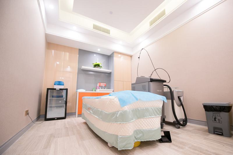 重庆美仑美奂整形美容医院怎么样?正规吗?收费贵不贵?